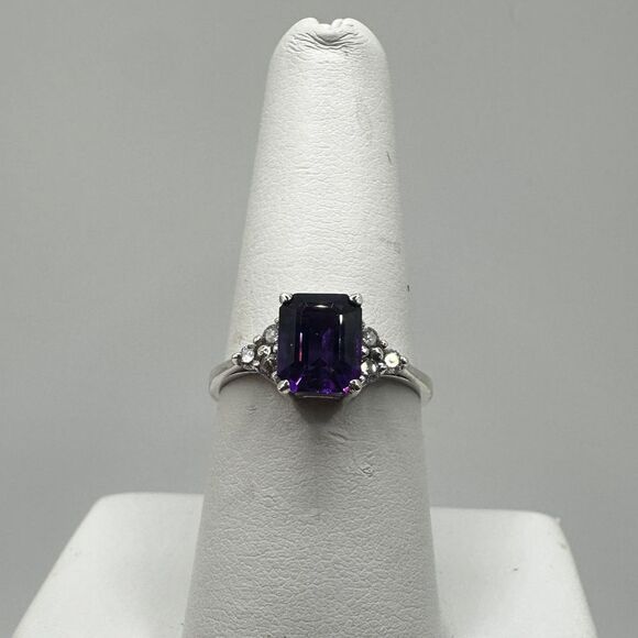 NWOT Emerald Cut Amethyst with cz accent diamonds in sterling silver ring! - Picture 8 of 11